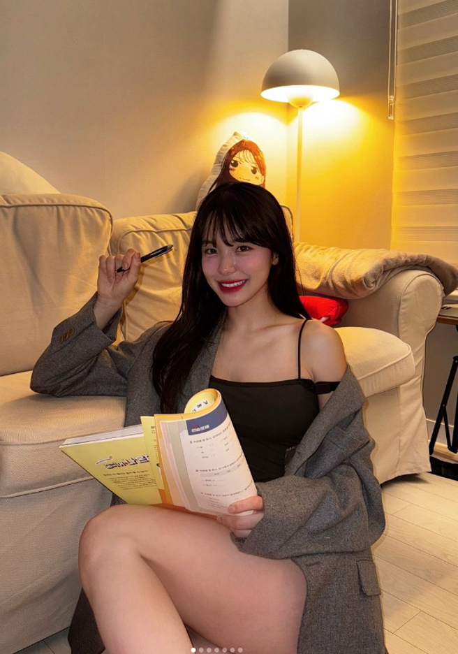 李多慧对工作的敬业态度，引发网友夸讚。（图／翻摄自李多慧 IG）