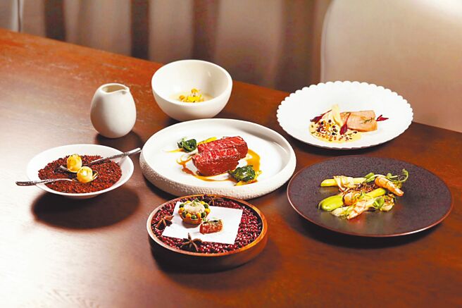 高雄萬豪酒店美享地餐廳三度入選米其林指南推薦，即日起推出全新一季午宴菜單。圖／高雄萬豪酒店提供