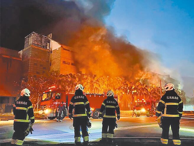 東華大學理工學院一館D棟化學實驗室，因0403花蓮大地震付之一炬。（東華大學提供／羅亦晽花蓮傳真）