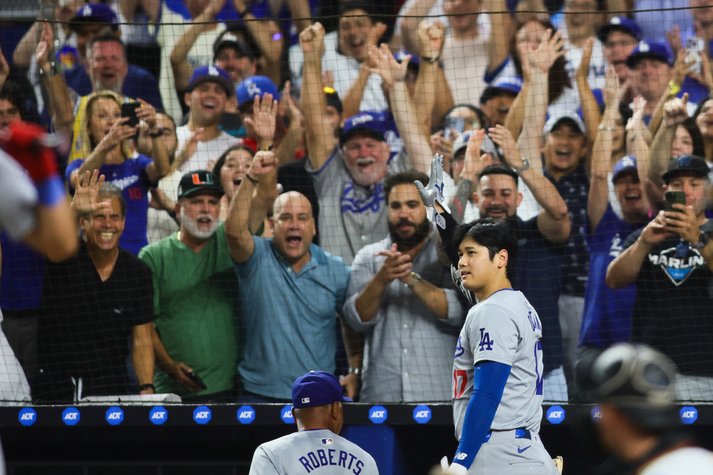 影》大谷翔平紀錄之夜！三響砲達陣「51轟51盜」 首次前進季後賽