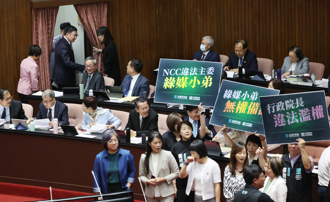 炮口對準NCC！ 民眾黨團要翁柏宗滾出議場  他坐著沒動