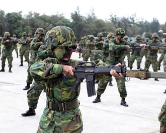 國軍取消刺槍術推近戰格鬥訓練挨批  顧立雄強調具實戰性