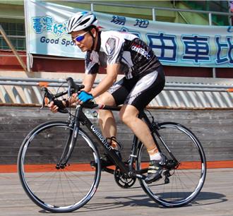 單車騎士每月攻玉山釀肌腱發炎 醫曝好發族群 盤腿坐也上榜