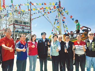 高雄 解决塞船 中芸渔港新泊区启用