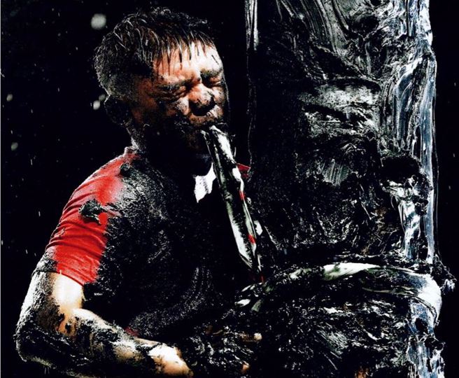 恆春搶孤攝影大賽，最後由「風雨無阻上孤棚」逆轉，抱走金獎。（翻攝恆春鎮公所）