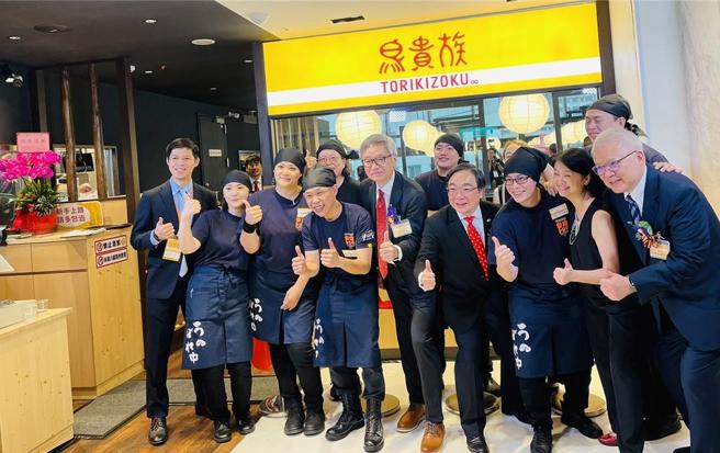 大成韩家寅：鸟贵族今年展三店，全台规模至少60家。图／李丽满