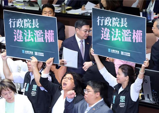 立法院新會期20日開議，行政院長卓榮泰上午赴立法院施政報告並備詢前受訪。（姚志平攝）