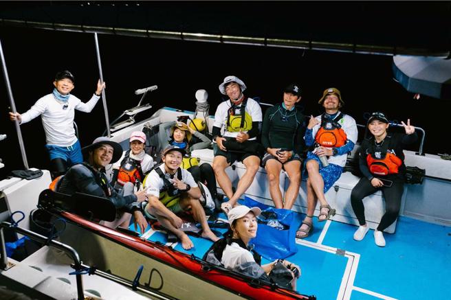 《上船了各位！》挑戰夜划。（三立提供）