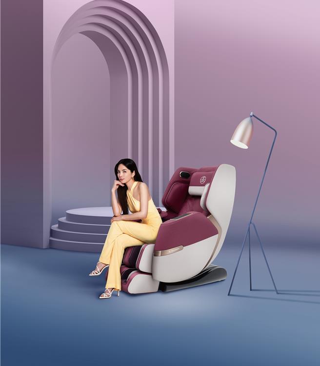 诚品生活新店高岛指定沙发按摩椅68折。（诚品提供／朱世凯台北传真）