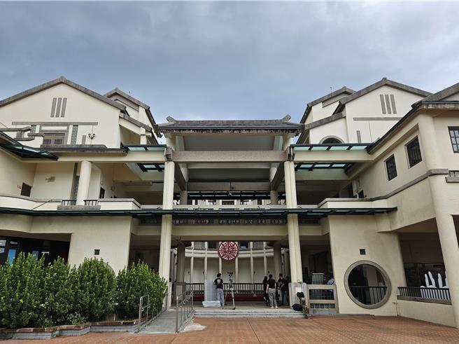 屏东是客家重镇，客家总图将落脚屏东县竹田乡。图为位于竹田乡的屏东县客家文化中心。（罗琦文摄）