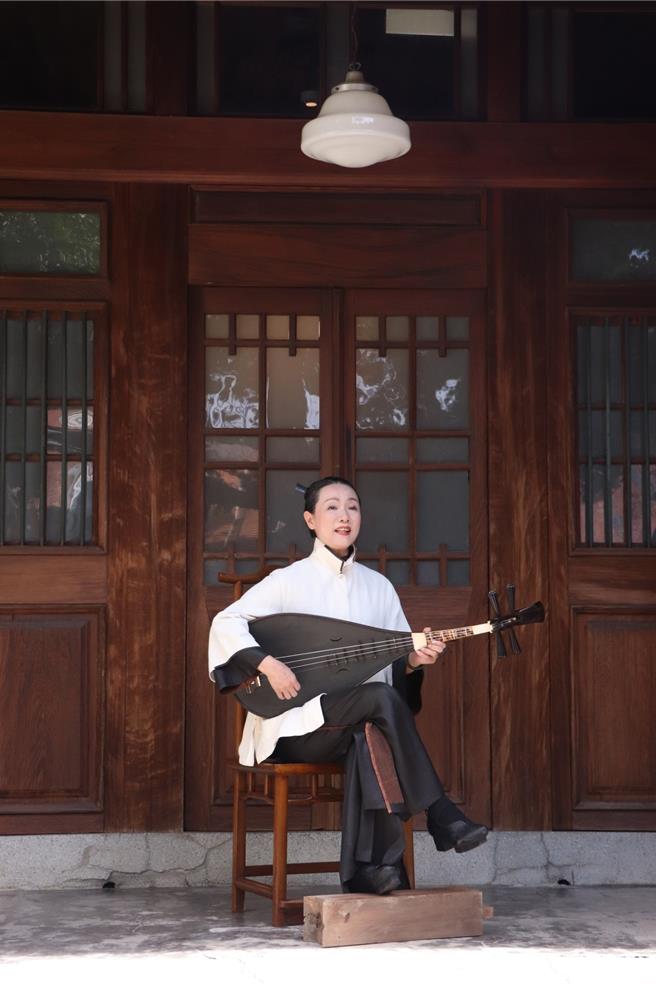 南管名家王心心將在嘉義縣定古蹟「培桂堂」彈唱古詩詞。（廖素慧攝）