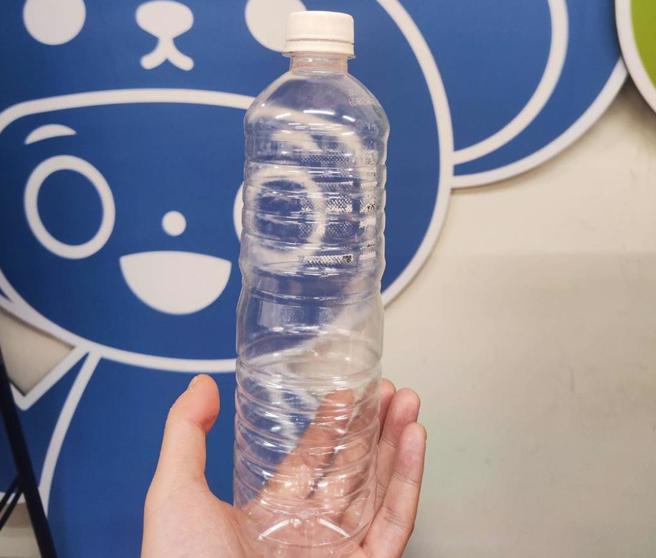 为呼应国际永续发展、循环经济趋势及我国资源循环政策，以优惠费率为经济工具，环境部预告修正「容器回收清除处理费费率」。（林良齐摄）