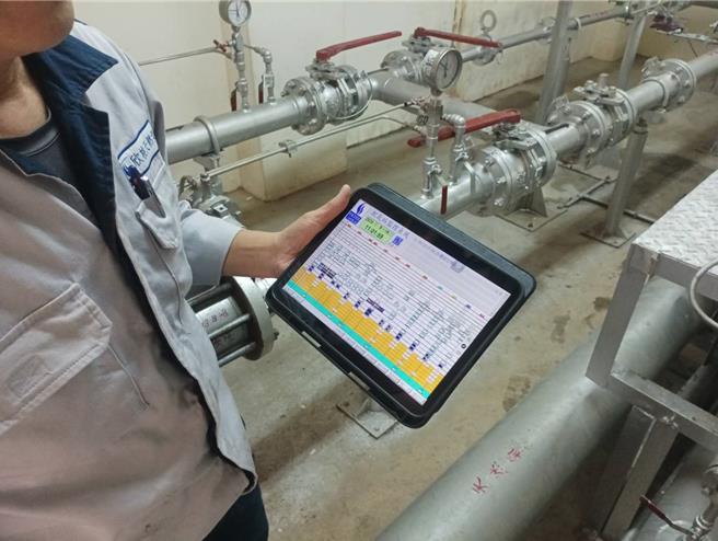 桃園市觀音區草新里六合公園民眾反應不時有濃濃瓦斯味散出，擔心是否為公園旁欣桃天然氣公司的加壓站瓦斯外洩發生意外。（吳進昌提供／廖姮玥桃園傳真）