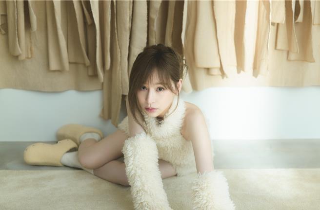 王心凌近期正忙備戰小巨蛋演唱會，同時推出個人首張智能專輯。（環球音樂提供）