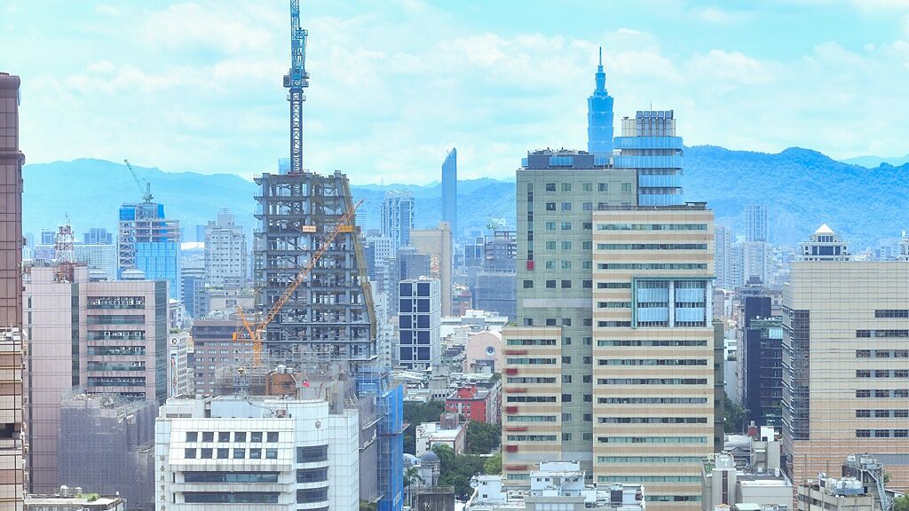 央行打房、國銀祭限貸令的現象，引發民眾擔憂申貸難度提高，令買賣房意願皆出現降溫。圖／本報資料照片