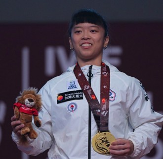 被讚下一个郭婞淳！19岁女将陈冠伶举重世青赛摘3金  打破3青年世界纪录 
