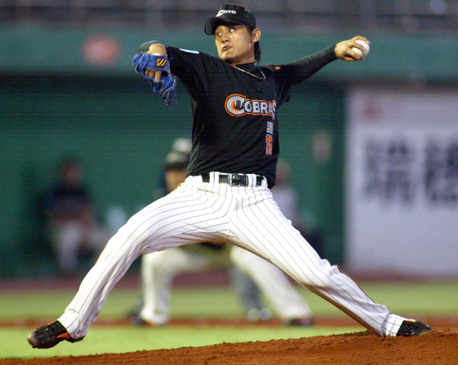 林英杰从高苑工商开始到进职棒在诚泰Cobras都与周思齐一起当队友。（报系资料照）
