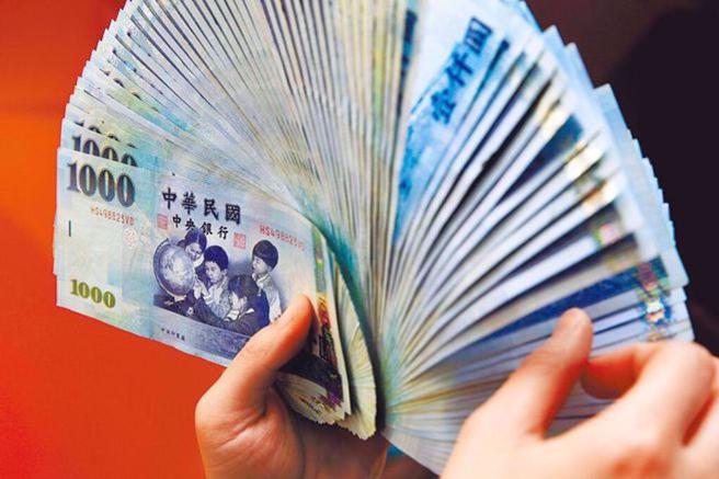 草屯镇公所将在农历年前，针对近10万名镇民发放600元消费券。（示意图：shutterstock／达志）