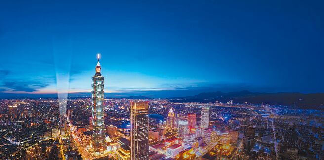 豪宅一线建商华固、璞真强强联手，将在928檔于信义路四段、光復南路十字轴线，推出总销135亿大案「吾双」。（华固建设提供）