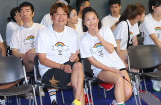 六月才被爆与李易婚变　突PO全黑图嘆：难怪我只能是正宫