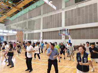 北市大安區成年禮  提倡「運動無界、人生無限」 凝聚親子情感