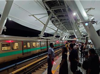 大雨狂轟 高捷電力異常 世運至岡山站間停駛