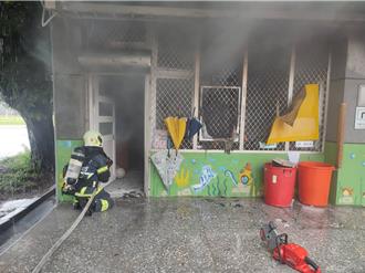 高雄茄萣國中學務處竄火 消防10分鐘撲滅無人傷亡