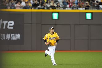 中職》郭嚴文關鍵二壘打凍結兄弟魔術數字 周思齊引退賽留憾