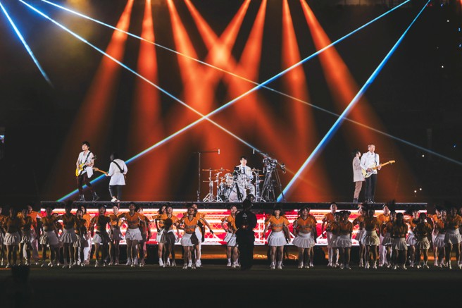 五月天21日来到台北大巨蛋一「齐」为周思齐献上诚挚演出。（相信音乐提供）