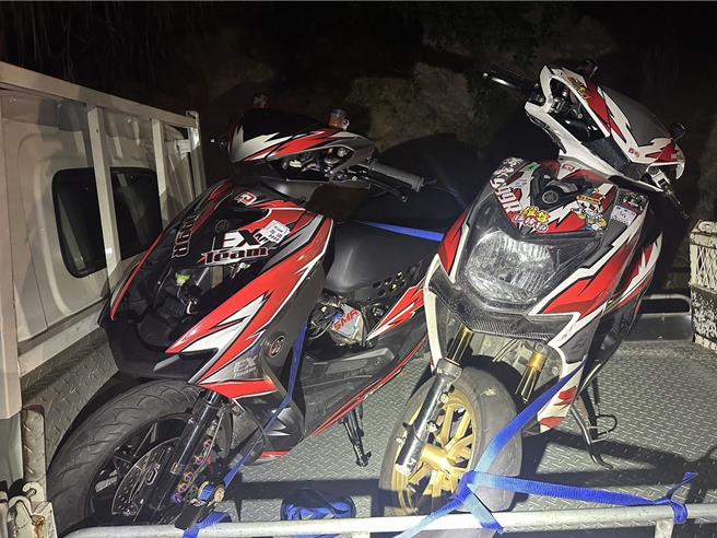 金山警方查獲多輛違規改裝機車於道路上競速、蛇行。（警方提供）