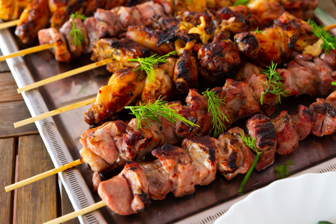 南部串燒店老闆抱怨電費太貴，遭到網友出征，最後刪文。（示意圖：shutterstock／達志）