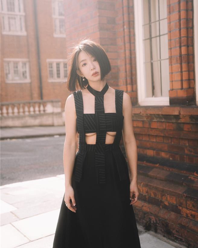 郭書瑤性感出席倫敦時尚周活動。（星星相藝提供）