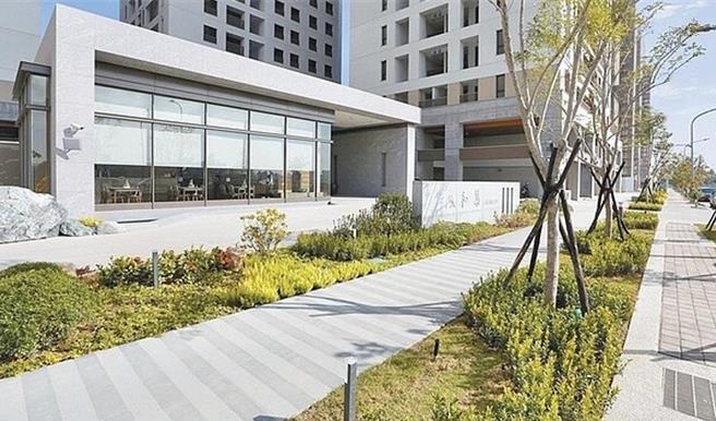 藍營質疑南鐵照顧住宅容積獎勵，都發局強調，完全符合法令規定。(都發局提供／曹婷婷台南傳真)