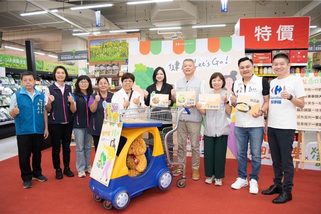 嘉義市為鼓勵民眾「挑對」食物，正在推廣健康採購，今(22日)舉辦健康採購宣導活動。（嘉義市政府提供／呂妍庭嘉義傳真）