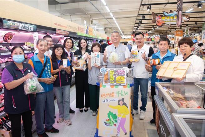 嘉義市為鼓勵民眾「挑對」食物，正在推廣健康採購，今(22日)舉辦健康採購宣導活動。（嘉義市政府提供／呂妍庭嘉義傳真）