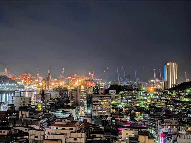 基隆市近年來房價飆升，審計部基隆審計室在決算審核報告中，建議調整公告地價。（張志康攝）