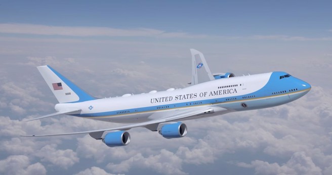 美国总统新一代的专机VC25B，由波音747-800型客机改装，预计要改装2架，但是改装费用与技术难度超过预期，又成为波音的赤字。(图/波音)