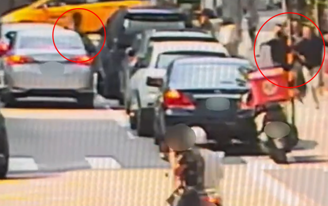 男子因购买虚拟币遭「黑吃黑」，为补足帐款竟当街抢钱，最后反遭砍伤。（翻摄画面）