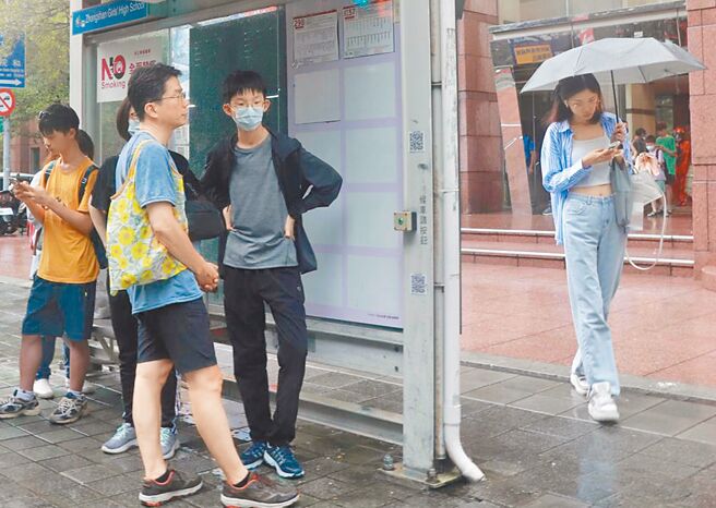 依照中央氣象署最新氣象預報顯示，東南方海面上有一熱帶低氣壓接近台灣，有可能會發展成颱風，台北市政府模擬極端降雨，研判北投、士林山區22日會有較大持續性降雨。（本報資料照片）