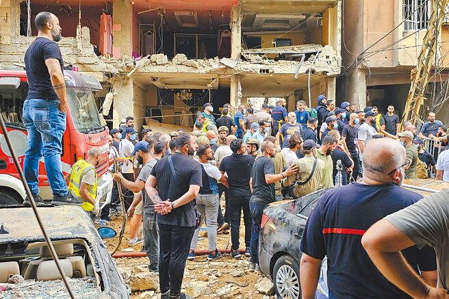 以色列20日空襲黎巴嫩貝魯特，造成真主黨精銳部隊2高階指揮官身亡。圖為空襲現場。（美聯社）