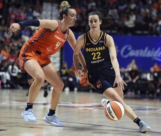 WNBA》克拉克季后赛初体验遭遇震撼教育 狂热惨输24分