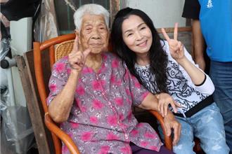 苗栗县百岁人瑞添42名 县长夫妇亲访致祝福