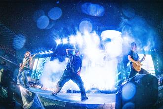ONE OK ROCK首登高雄世運開唱　Taka卸責喊手機壞了不負責