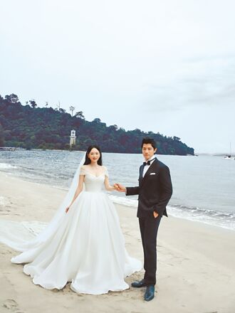 陳喬恩定情地婚禮 七朵花當伴娘