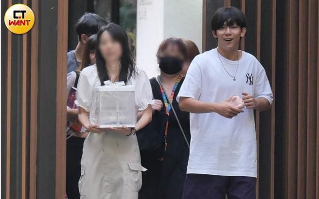「源少年」林毓家看到粉丝要帮他庆生显得很惊喜。（图／本刊摄影组）