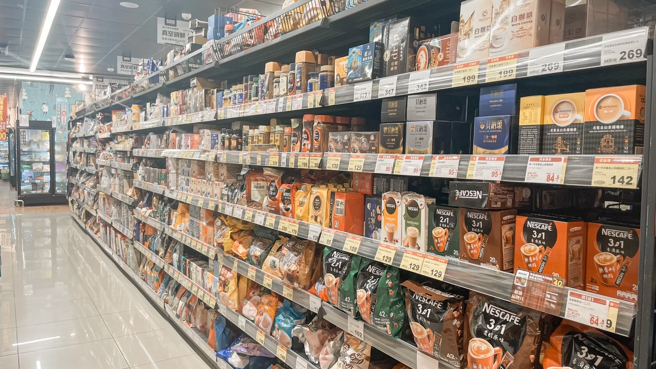 全联超市不定期推出商品特价。（图／示意图，记者杨雅婷摄影）