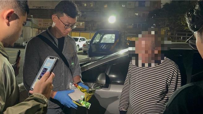 保三总队与基隆关合作，成功破获一起在廉价拖把夹藏毒品的案件，并起获市价4200万元的海洛因及安非他命等毒品。（保三总队提供／张志康基隆传真）