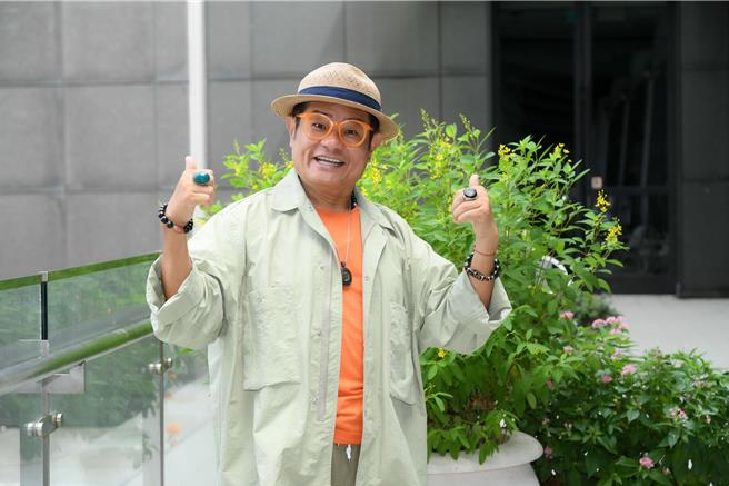 许效舜开心可以入围金钟，让节目被看见。（三立提供）