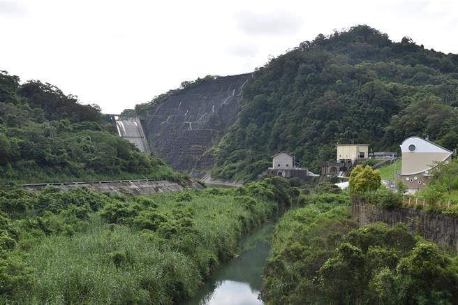 新的國土計畫法將在明年施行，未來苗栗縣鯉石潭水庫等飲用水水源水質保護區，將列入嚴格管制。（謝明俊攝）