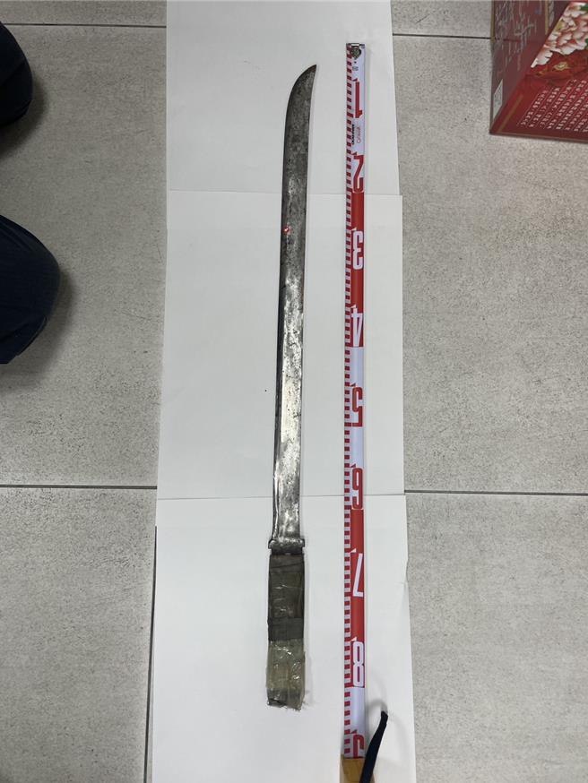 犯案用利刃。（翻摄画面）